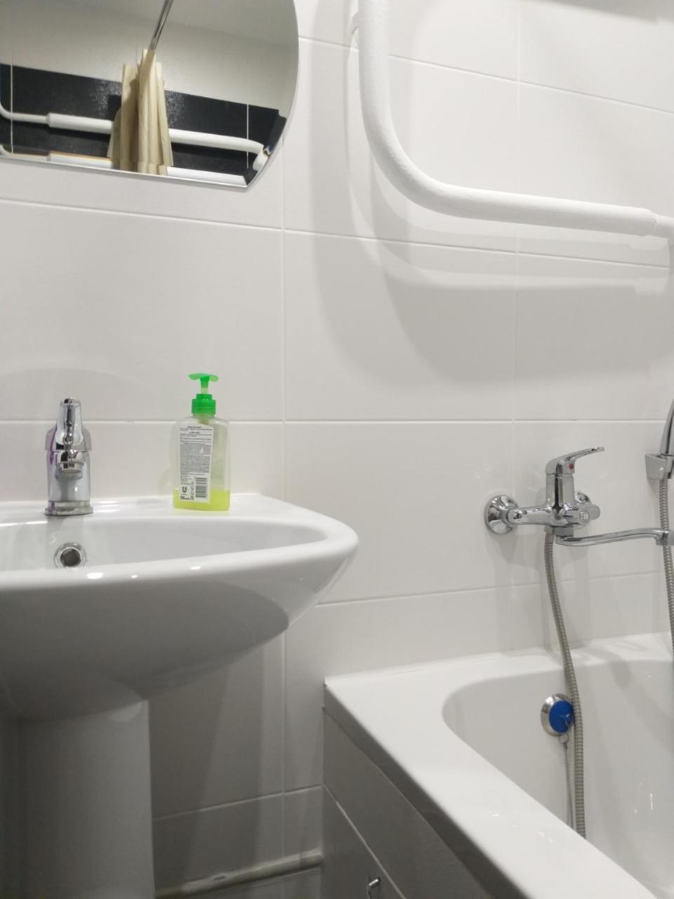Apartament Gayadayenko 4 Apartment Pinsk Ngoại thất bức ảnh
